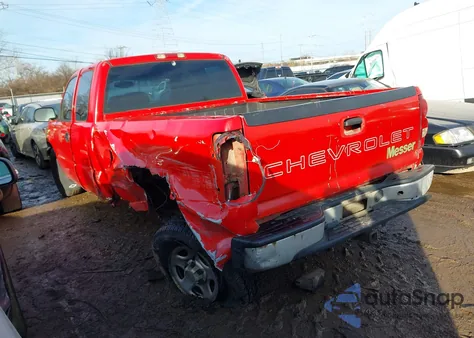 2004 Chevrolet Silverado 1500 Work Truck z USA, uszkodzony, nr VIN 1GCEC19X94Z180566